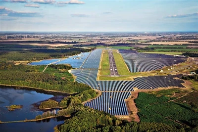 A capacidade fotovoltaica instalada da Hungria excede em muito a meta estabel...
