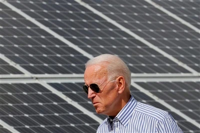 Tribunal dos EUA considera ilegal a suspensão da tarifa solar de Biden, abrin...